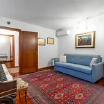 San Silvestro House