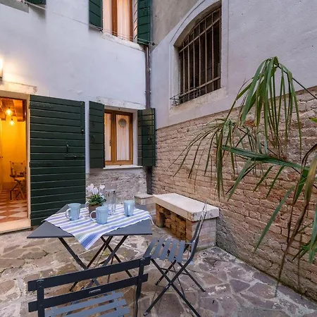 San Silvestro House * Венеция