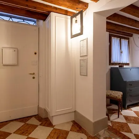 San Silvestro House * Venise