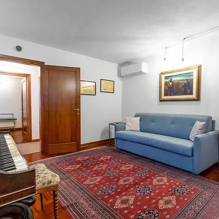 San Silvestro House