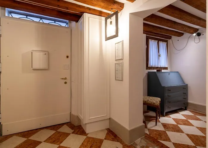 San Silvestro House * ונציה