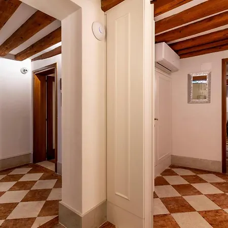 San Silvestro House Lejlighed *