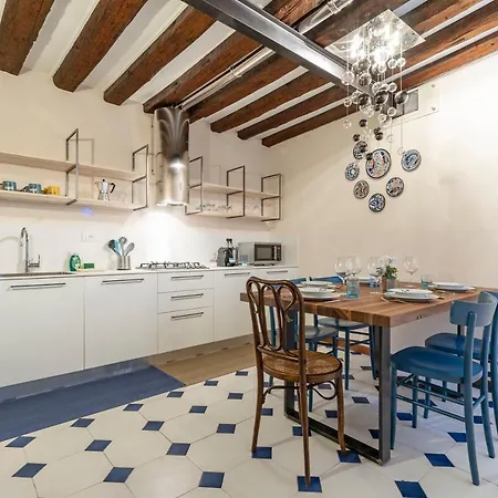 San Silvestro House *