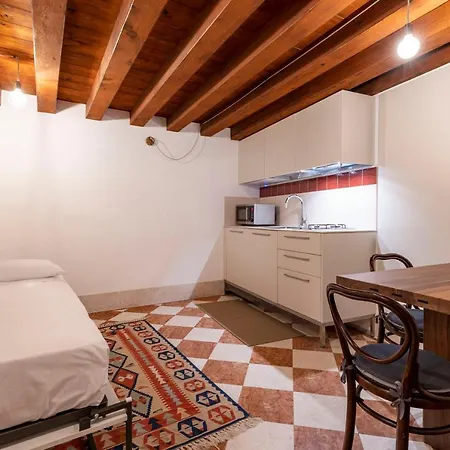 San Silvestro House Lejlighed *